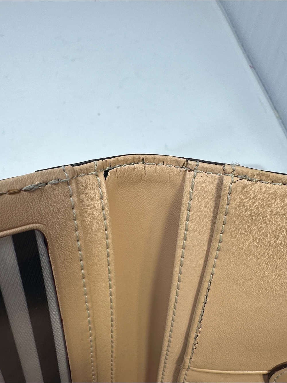 Kate Spade wallet - Picture 6 of 6